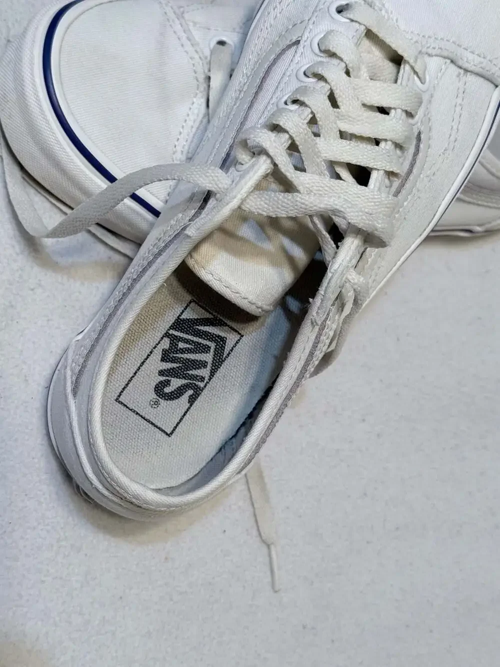 Streetwear Retro Y2K Vans Old Skool Tapered Canvas Sneakers in White with white